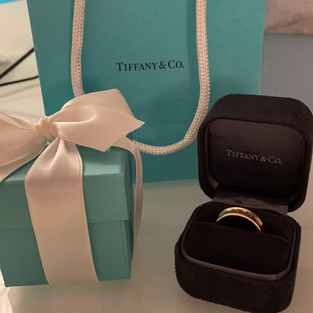 Tiffany 1837 concave gold ring